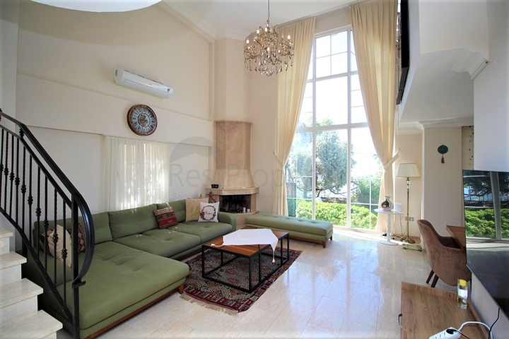 Меблированная отдельностоящая вилла 4+1 в районе Тепе