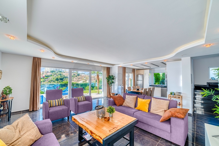 Частная вилла 4+1 с панорамными видами в районе Каргыджак