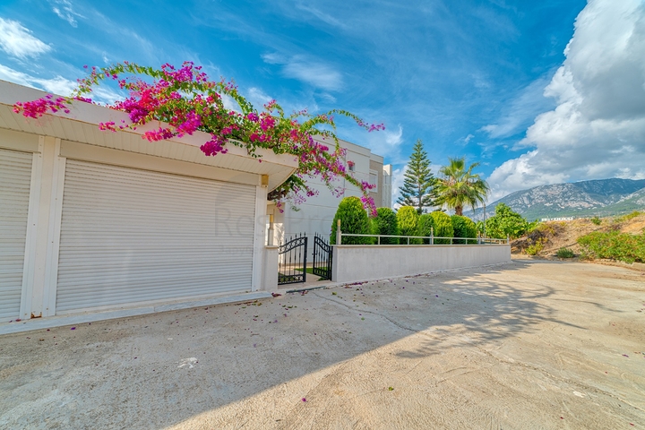 Частная вилла 4+1 с панорамными видами в районе Каргыджак