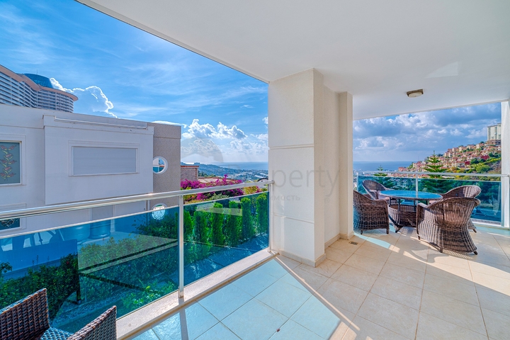 Частная вилла 4+1 с панорамными видами в районе Каргыджак