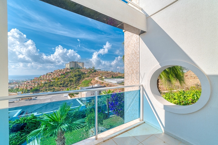 Частная вилла 4+1 с панорамными видами в районе Каргыджак