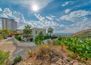 Частная вилла 4+1 с панорамными видами в районе Каргыджак