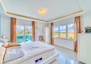 Частная вилла 4+1 с панорамными видами в районе Каргыджак