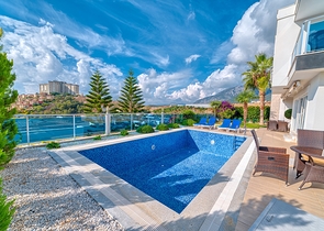 Частная вилла 4+1 с панорамными видами в районе Каргыджак