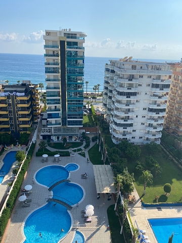 Квартира – студия на первой береговой линии в Махмутларе