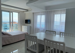 Квартира – студия на первой береговой линии в Махмутларе