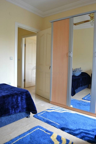 Квартира с мебелью в хорошем комплексе в Махмутларе в аренду