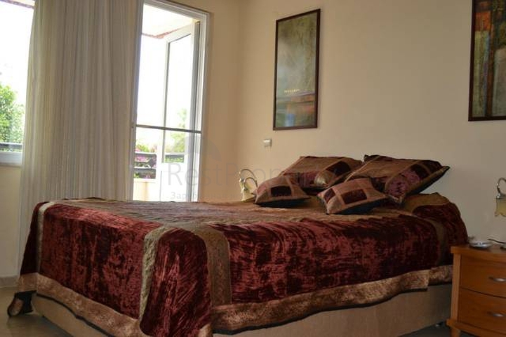 Квартира с мебелью в хорошем комплексе в Махмутларе в аренду