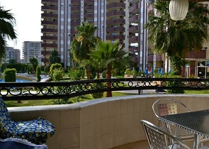 Квартира с мебелью в хорошем комплексе в Махмутларе в аренду