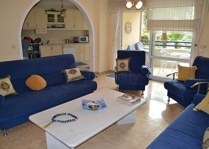 Квартира с мебелью в хорошем комплексе в Махмутларе в аренду