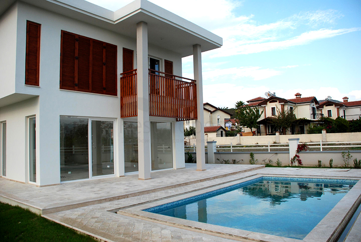 Вилла с бассейном в 800 метрах от пляжа Чалыш