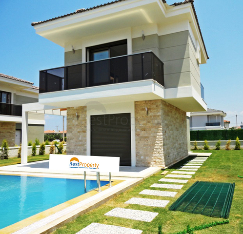 Вилла оригинального дизайна с бассейном в Измире