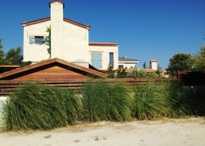 Вилла с большим участком с зеленым садом в Алачаты