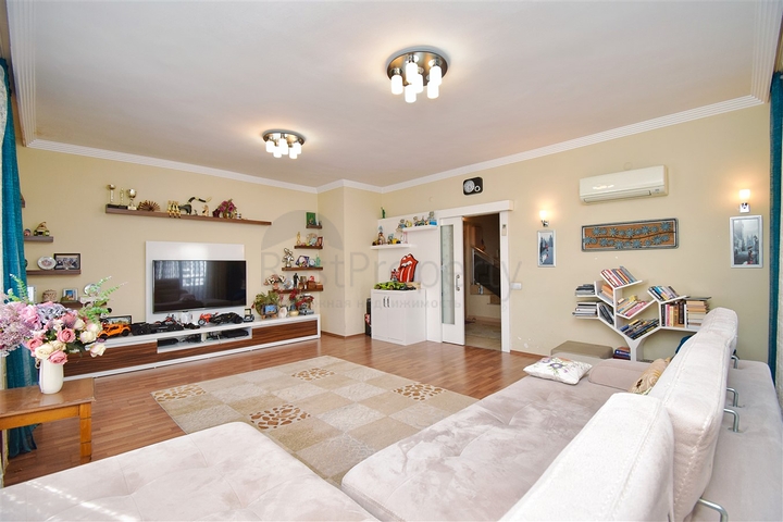 Квартира планировки 5+1 дуплекс в районе Мейданкавагы - Анталия 