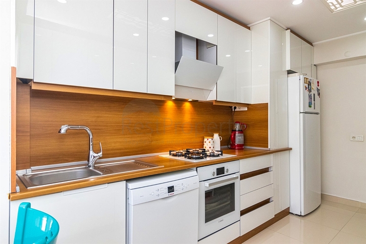 Квартира планировки 3+1 в микрорайоне Варлык - Анталия