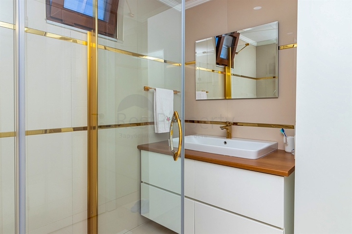 Квартира планировки 3+1 в микрорайоне Варлык - Анталия