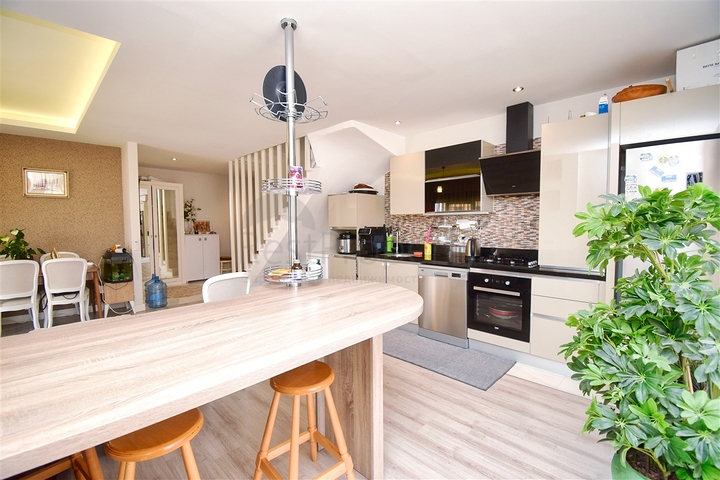 Квартира планировки 3+1 в микрорайоне Гюзельоба - Анталия  