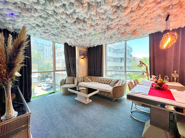 Квартира планировки 1+1 в центре города Анталия