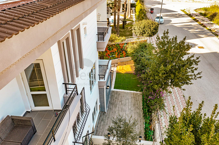 Квартира планировки 3+1 дуплекс в районе Кемер - Анталия