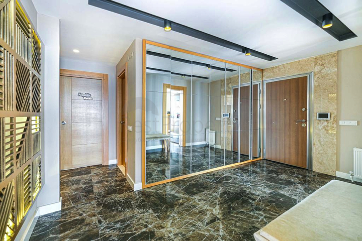 Квартира планировки 3+1 в микрорайоне Шириньялы