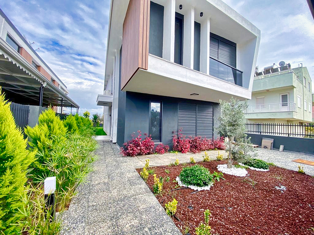 Вилла планировки 5+1 в микрорайоне Эрменек - Анталия