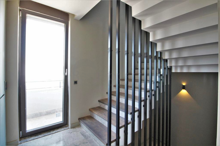 Вилла планировки 6+1 в микрорайоне Гюзельоба - Анталия