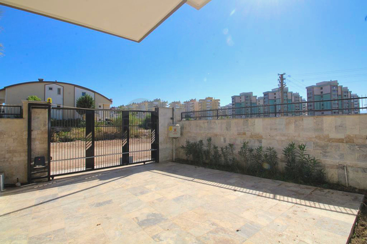 Вилла планировки 6+1 в микрорайоне Гюзельоба - Анталия