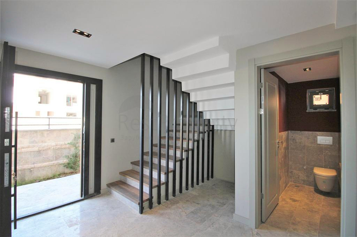 Вилла планировки 6+1 в микрорайоне Гюзельоба - Анталия