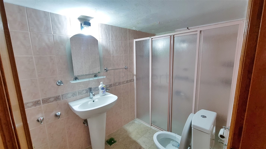 Квартира планировки 3+1 в центре города Анталия 