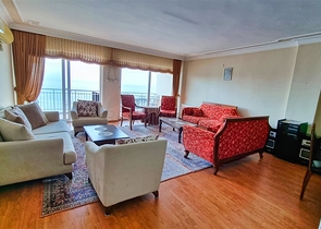 Квартира планировки 3+1 в центре города Анталия 