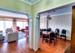 Квартира планировки 3+1 в центре города Анталия 