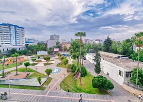 Квартира планировки 3+1 в центре города Анталия 