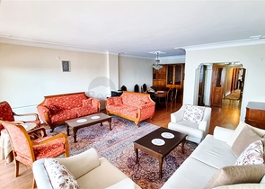 Квартира планировки 3+1 в центре города Анталия 