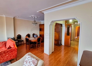 Квартира планировки 3+1 в центре города Анталия 