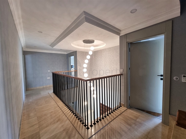 Вилла планировки 4+1 в микрорайоне Кадрие - Анталия 