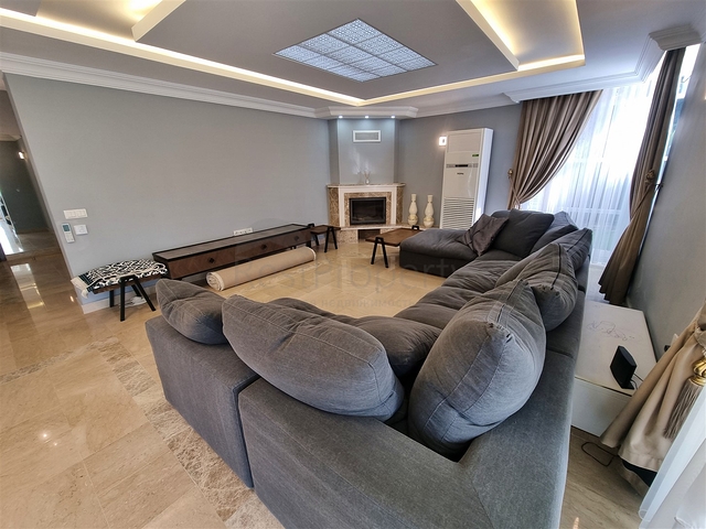 Вилла планировки 4+1 в микрорайоне Кадрие - Анталия 