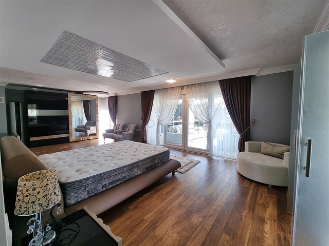 Вилла планировки 4+1 в микрорайоне Кадрие - Анталия 