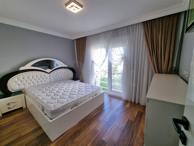 Вилла планировки 4+1 в микрорайоне Кадрие - Анталия 