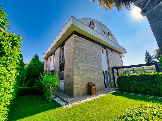 Вилла планировки 4+1 в микрорайоне Кадрие - Анталия 