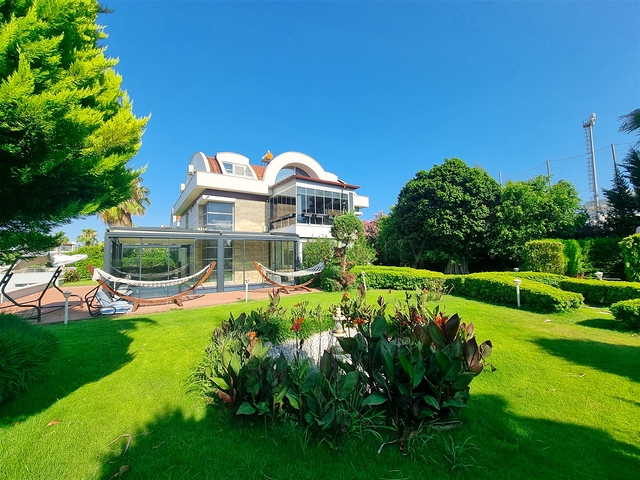 Вилла планировки 4+1 в микрорайоне Кадрие - Анталия 