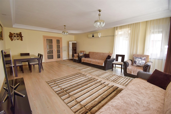 Квартира планировки 6+2 дуплекс в центре города Анталия 