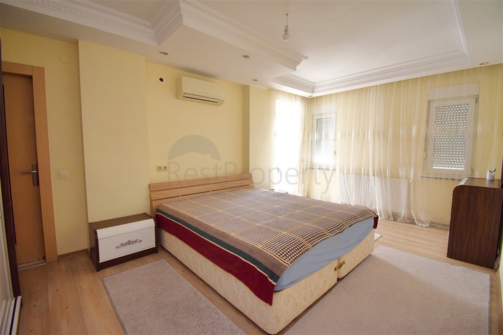 Квартира планировки 6+2 дуплекс в центре города Анталия 