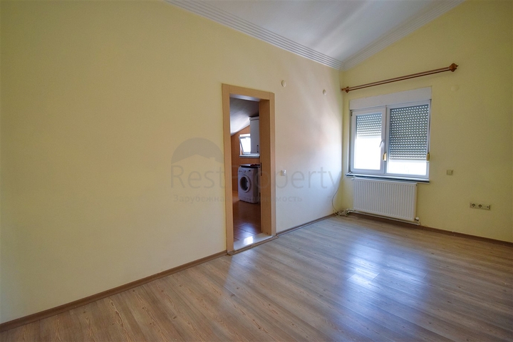 Квартира планировки 6+2 дуплекс в центре города Анталия 