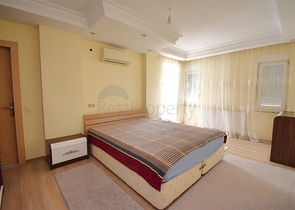 Квартира планировки 6+2 дуплекс в центре города Анталия 