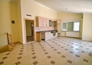 Квартира планировки 6+2 дуплекс в центре города Анталия 