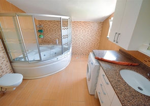 Квартира планировки 6+2 дуплекс в центре города Анталия 