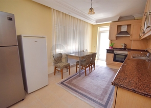 Квартира планировки 6+2 дуплекс в центре города Анталия 