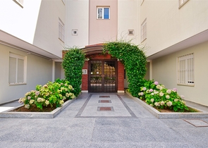 Квартира планировки 6+2 дуплекс в центре города Анталия 