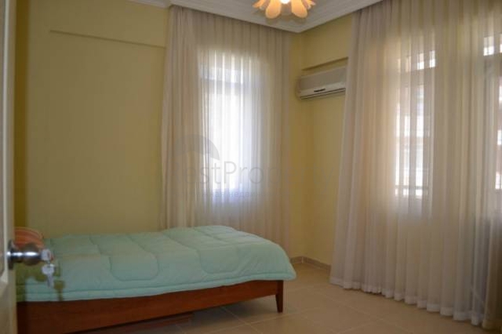 Двухкомнатаная квартира в аренду на берегу моря