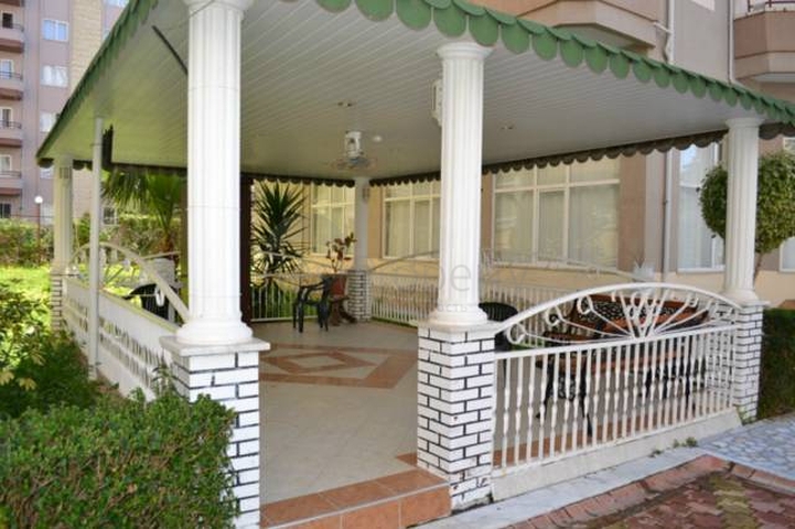 Двухкомнатаная квартира в аренду на берегу моря